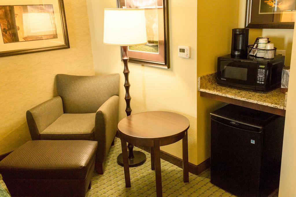 Little Missouri Inn & Suites Watford City Exteriör bild