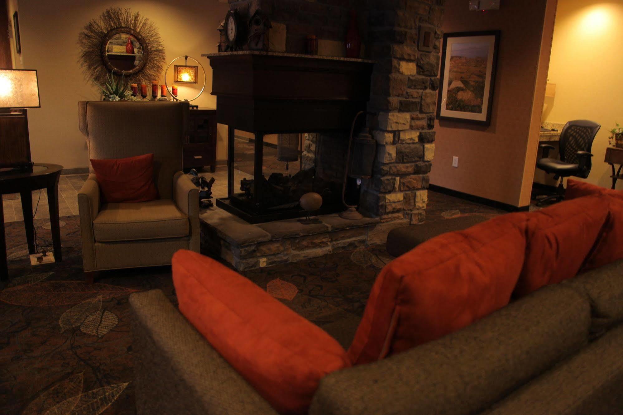 Little Missouri Inn & Suites Watford City Exteriör bild