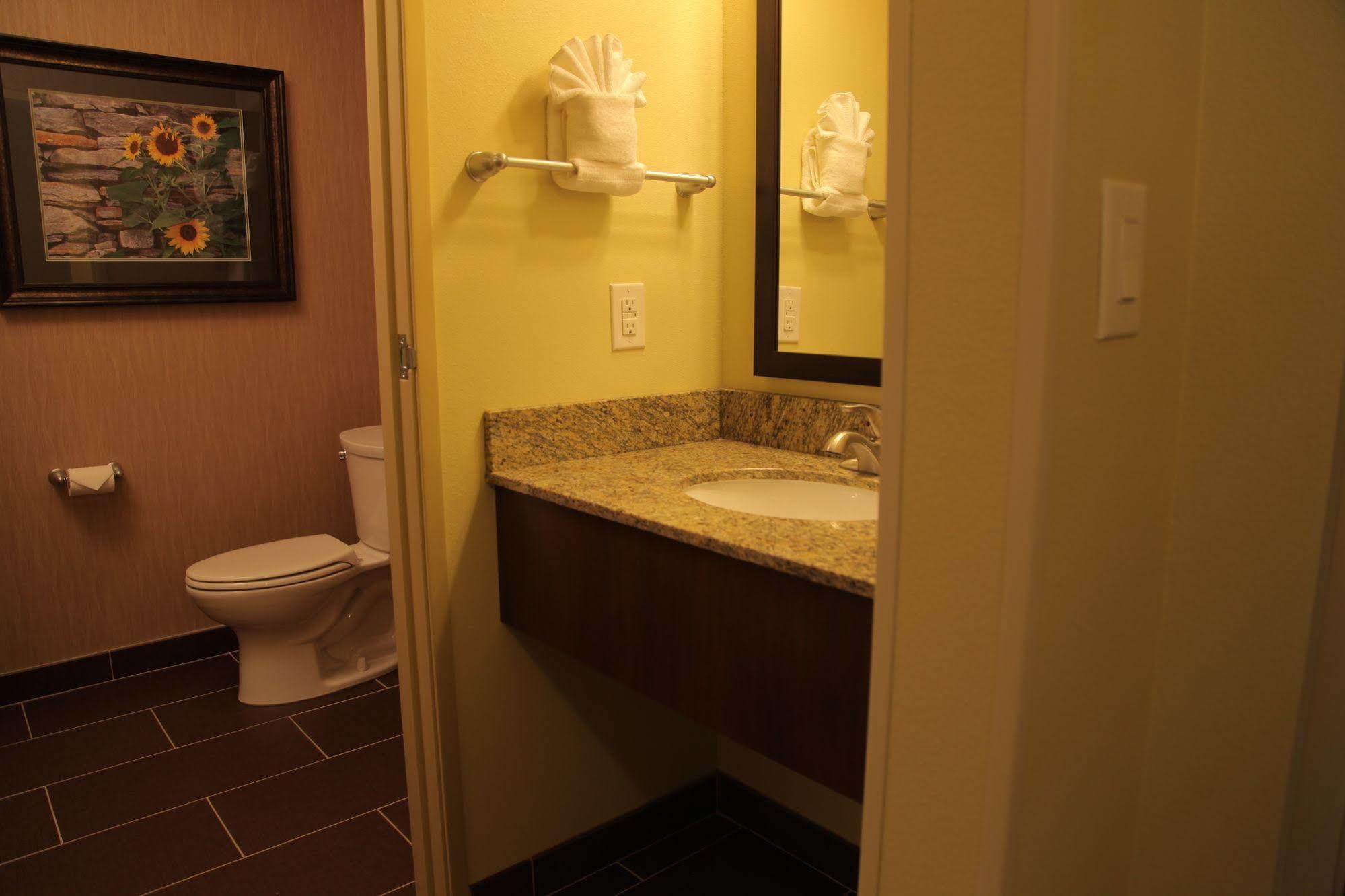 Little Missouri Inn & Suites Watford City Exteriör bild