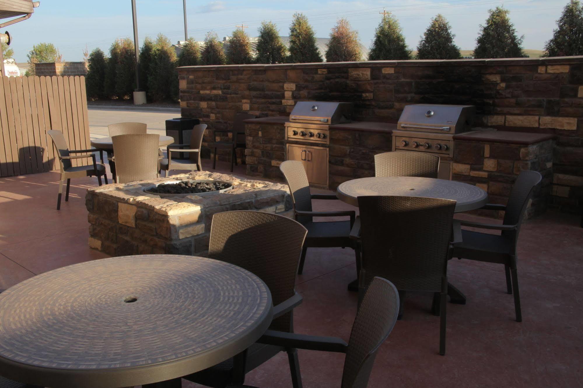Little Missouri Inn & Suites Watford City Exteriör bild